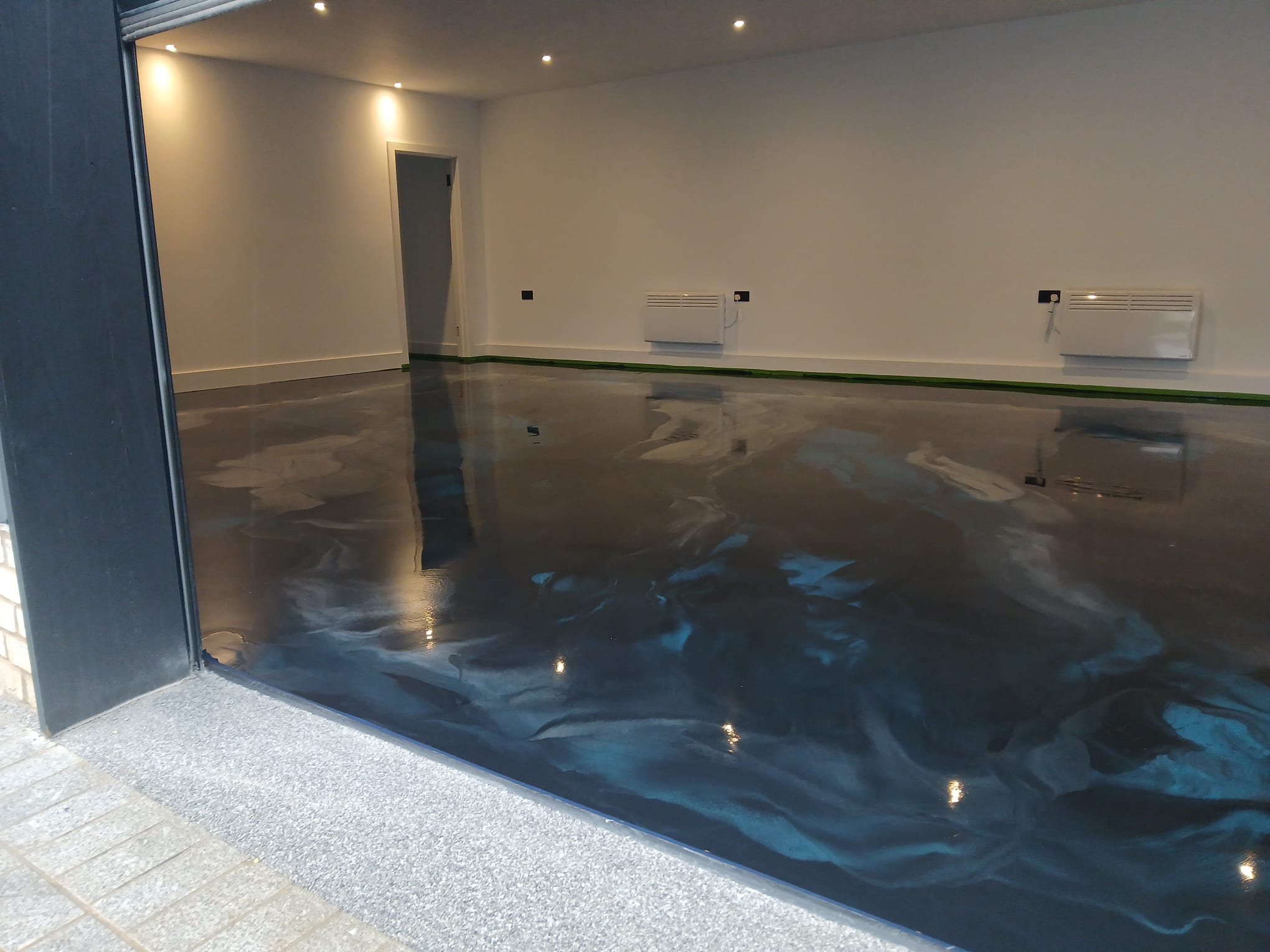 Detailed epoxy flooring finish by WonderFloors