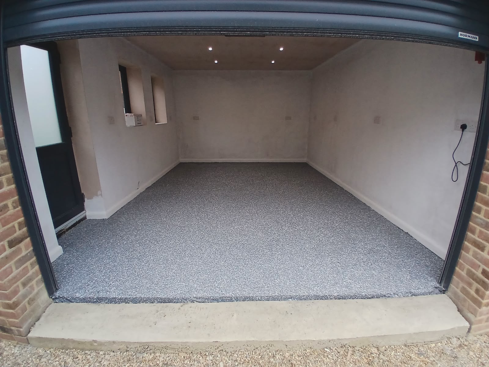 Epoxy flake garage flooring